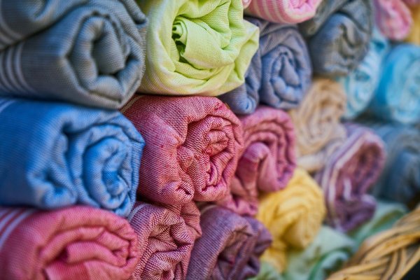 Comment choisir le tissu pour les vêtements de votre enfant ?